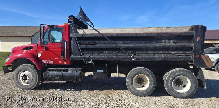 image for item EV5474 2006 International 7400 dump truck