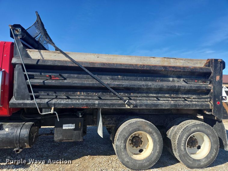 image for item EV5474 2006 International 7400 dump truck