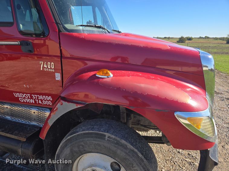 image for item EV5474 2006 International 7400 dump truck