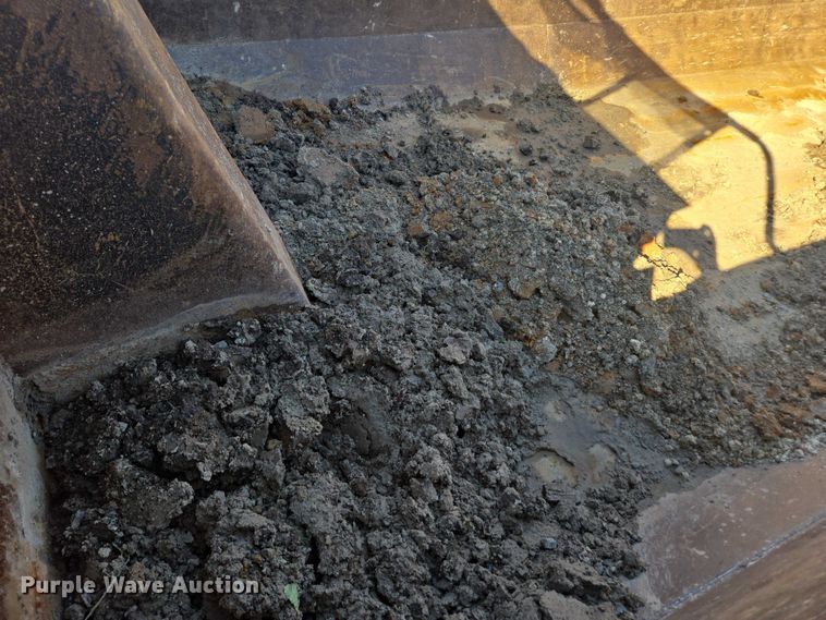 image for item EV5474 2006 International 7400 dump truck