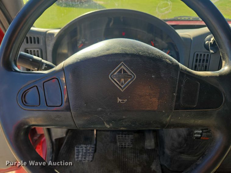 image for item EV5474 2006 International 7400 dump truck