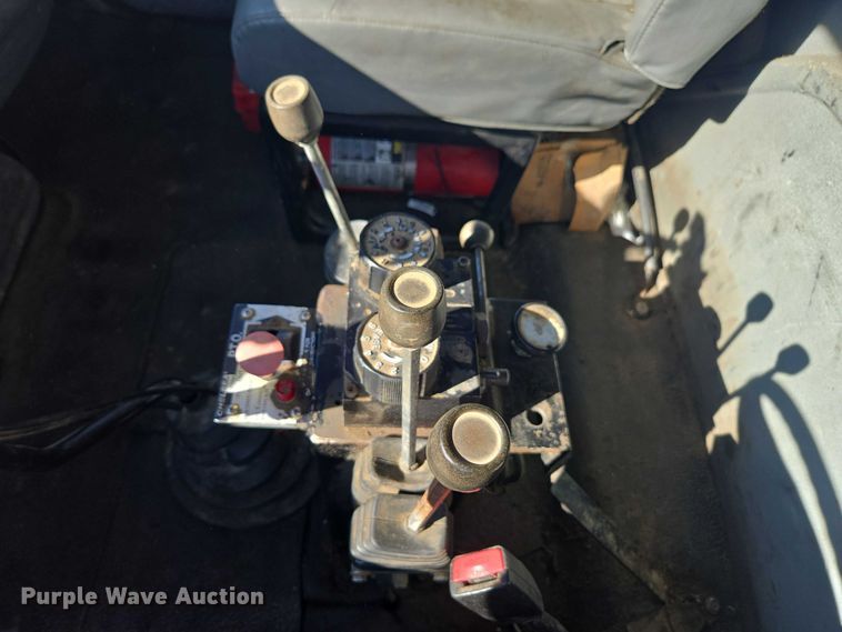 image for item EV5474 2006 International 7400 dump truck