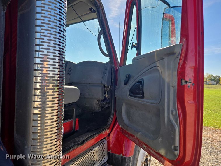 image for item EV5474 2006 International 7400 dump truck