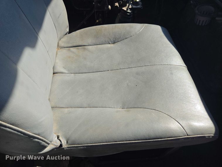 image for item EV5474 2006 International 7400 dump truck