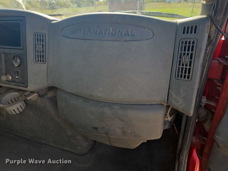 image for item EV5474 2006 International 7400 dump truck
