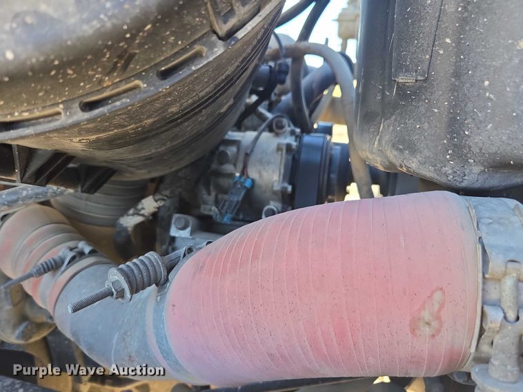 image for item EV5474 2006 International 7400 dump truck