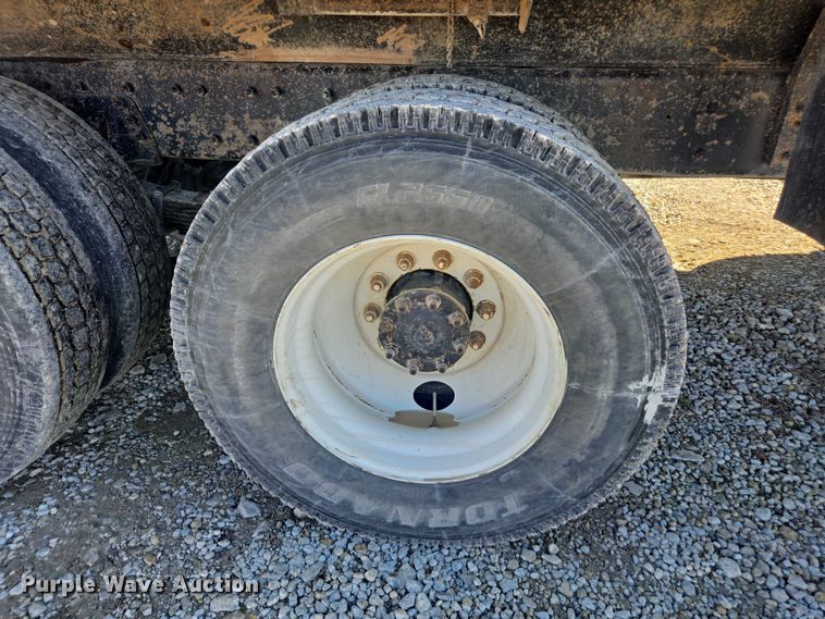 image for item EV5474 2006 International 7400 dump truck