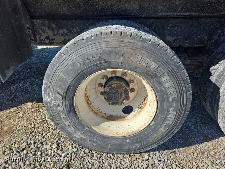 image for item EV5474 2006 International 7400 dump truck