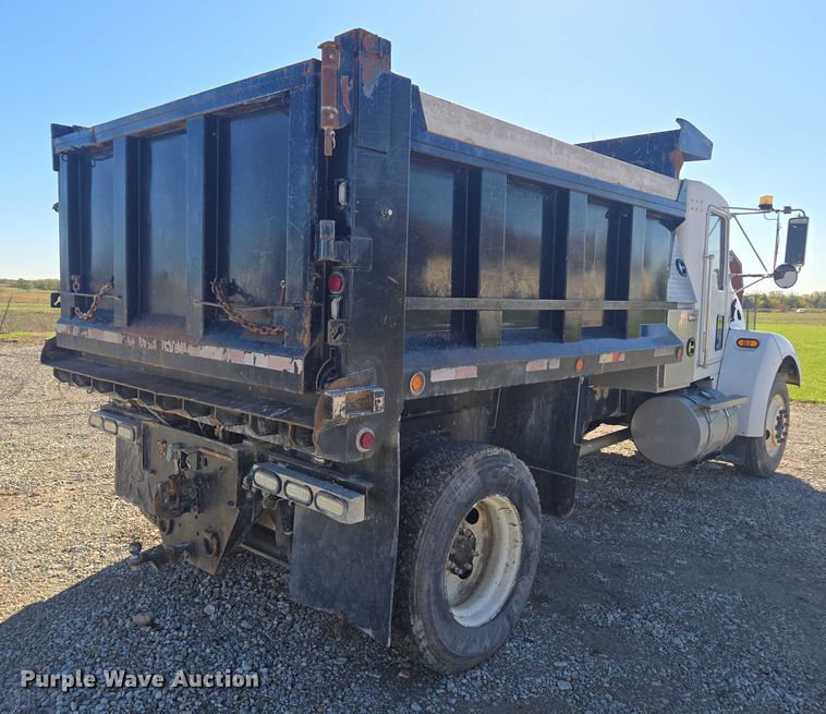 image for item EV5475 2001 Kenworth T300 dump truck