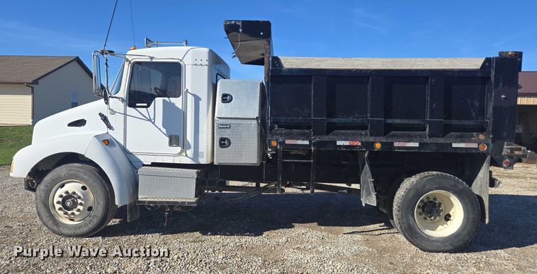 image for item EV5475 2001 Kenworth T300 dump truck