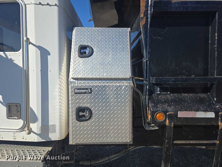 image for item EV5475 2001 Kenworth T300 dump truck