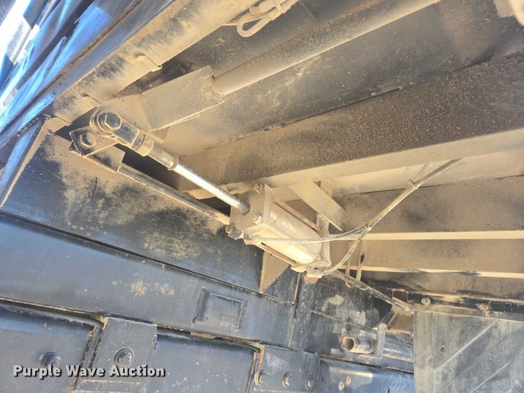 image for item EV5475 2001 Kenworth T300 dump truck