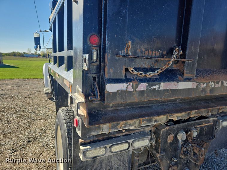 image for item EV5475 2001 Kenworth T300 dump truck