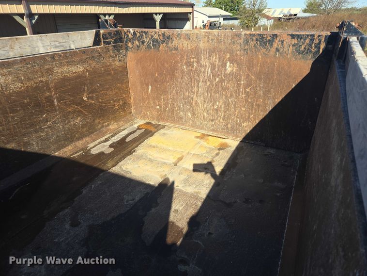 image for item EV5475 2001 Kenworth T300 dump truck