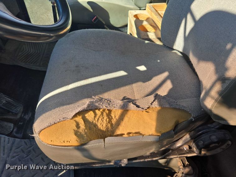 image for item EV5475 2001 Kenworth T300 dump truck