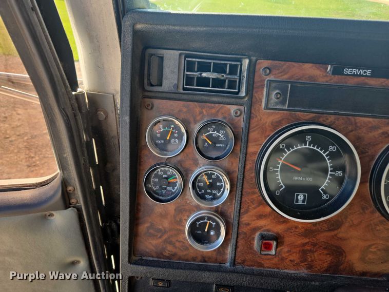 image for item EV5475 2001 Kenworth T300 dump truck