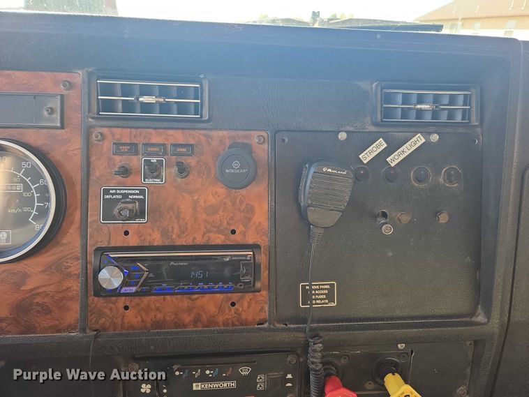 image for item EV5475 2001 Kenworth T300 dump truck