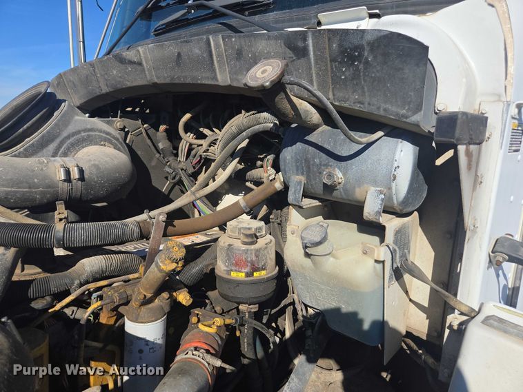 image for item EV5475 2001 Kenworth T300 dump truck