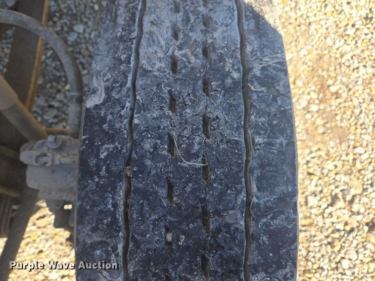 image for item EV5475 2001 Kenworth T300 dump truck