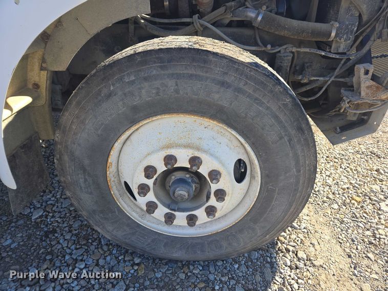 image for item EV5475 2001 Kenworth T300 dump truck