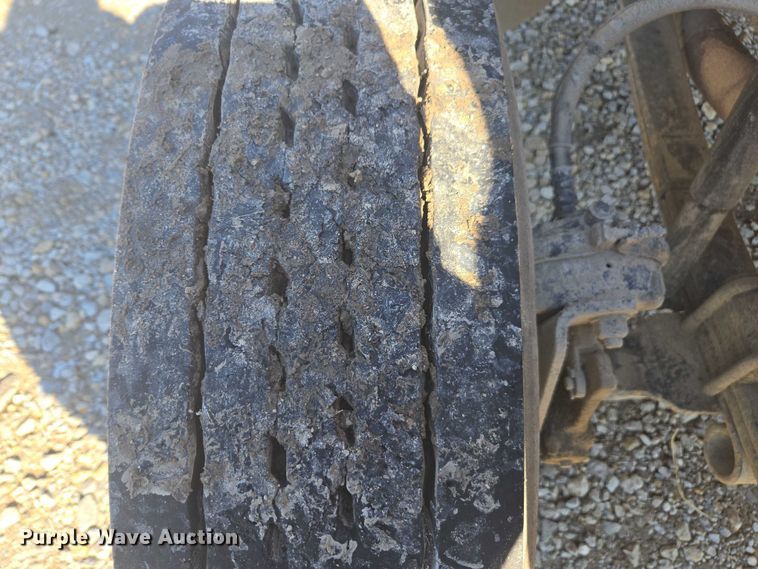 image for item EV5475 2001 Kenworth T300 dump truck