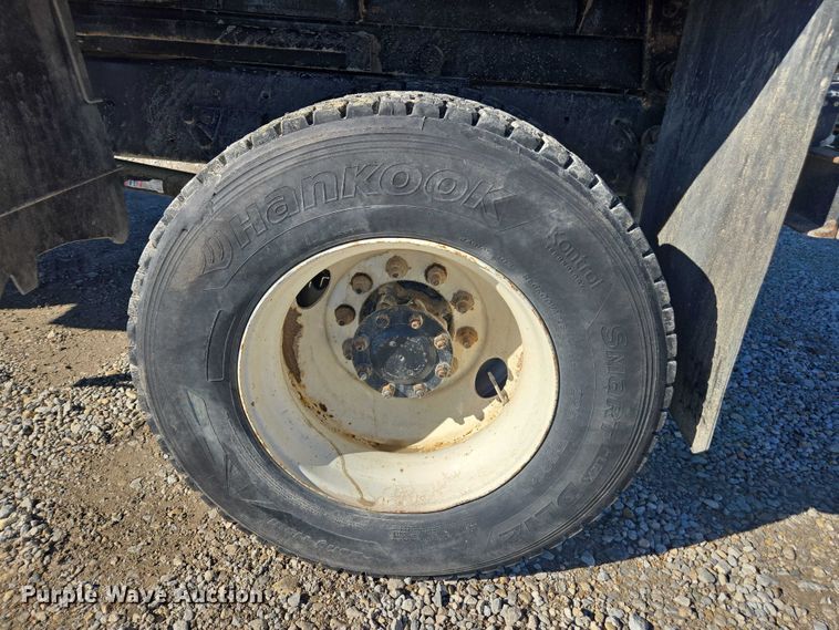 image for item EV5475 2001 Kenworth T300 dump truck