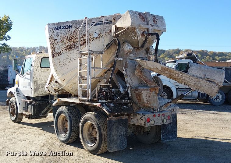 image for item FB4507 1998 Ford LT8500 concrete agitator truck