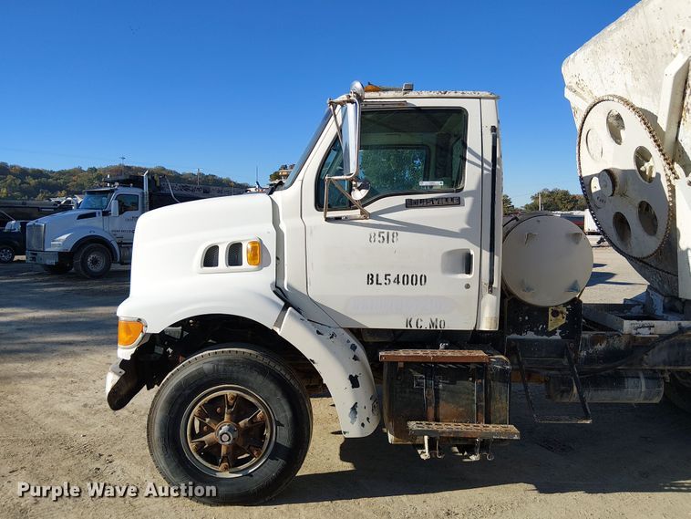 image for item FB4507 1998 Ford LT8500 concrete agitator truck