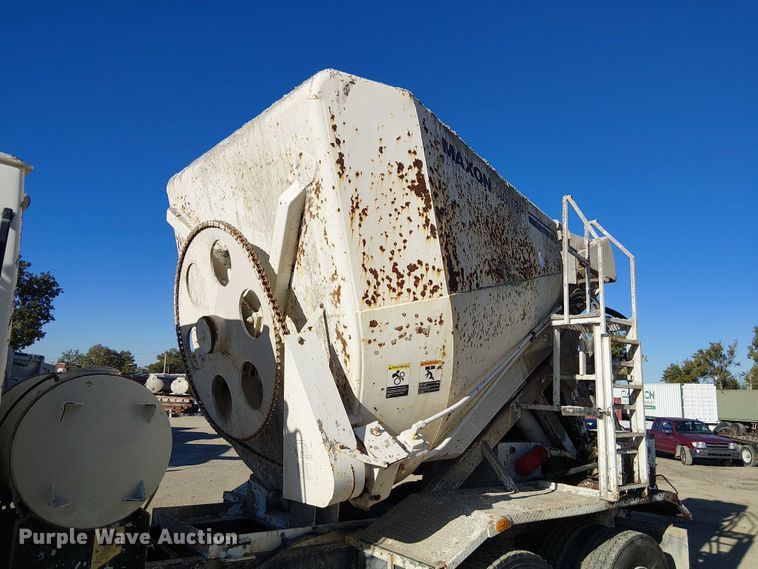 image for item FB4507 1998 Ford LT8500 concrete agitator truck