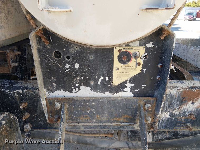 image for item FB4507 1998 Ford LT8500 concrete agitator truck