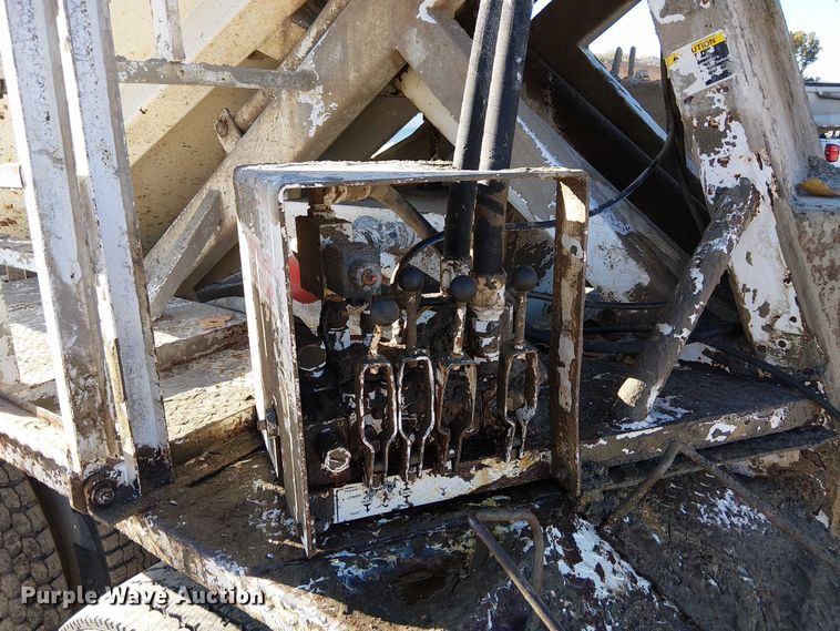 image for item FB4507 1998 Ford LT8500 concrete agitator truck