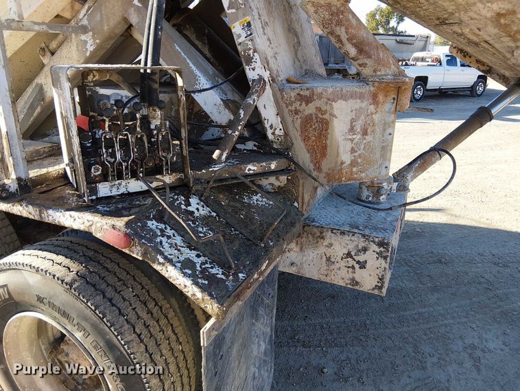 image for item FB4507 1998 Ford LT8500 concrete agitator truck