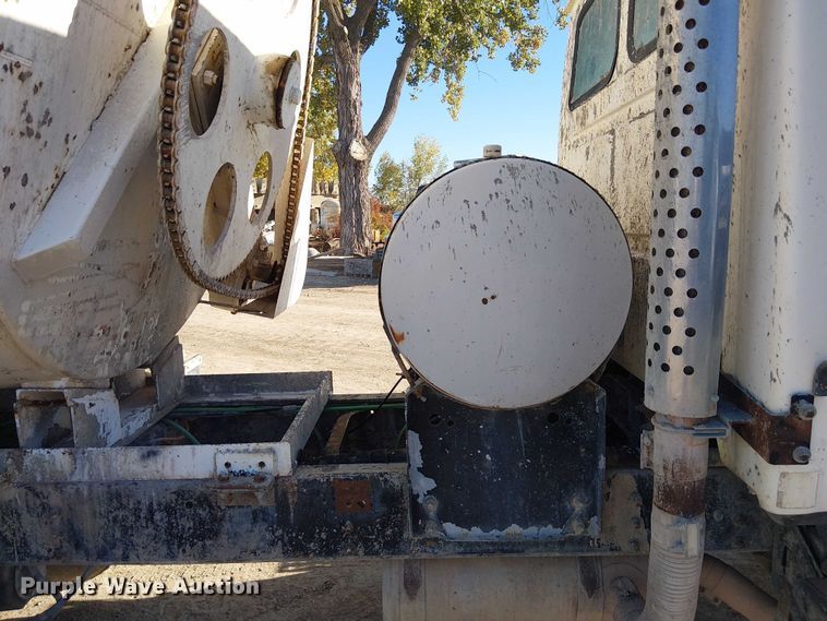 image for item FB4507 1998 Ford LT8500 concrete agitator truck