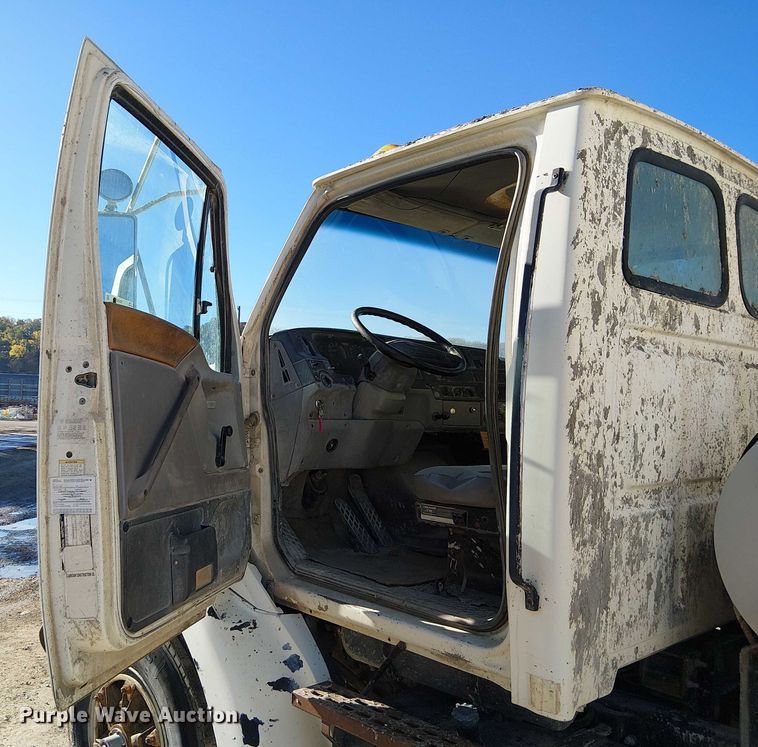 image for item FB4507 1998 Ford LT8500 concrete agitator truck