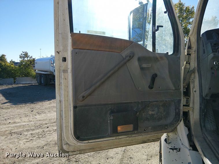 image for item FB4507 1998 Ford LT8500 concrete agitator truck