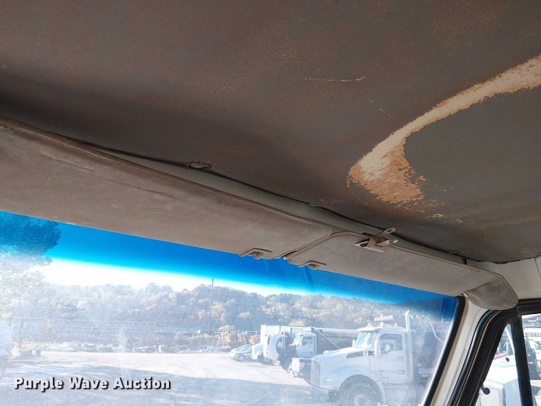 image for item FB4507 1998 Ford LT8500 concrete agitator truck