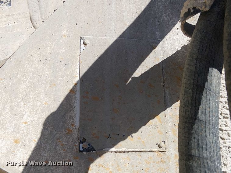 image for item FB4508 1998 Ford LT8500 concrete agitator truck 