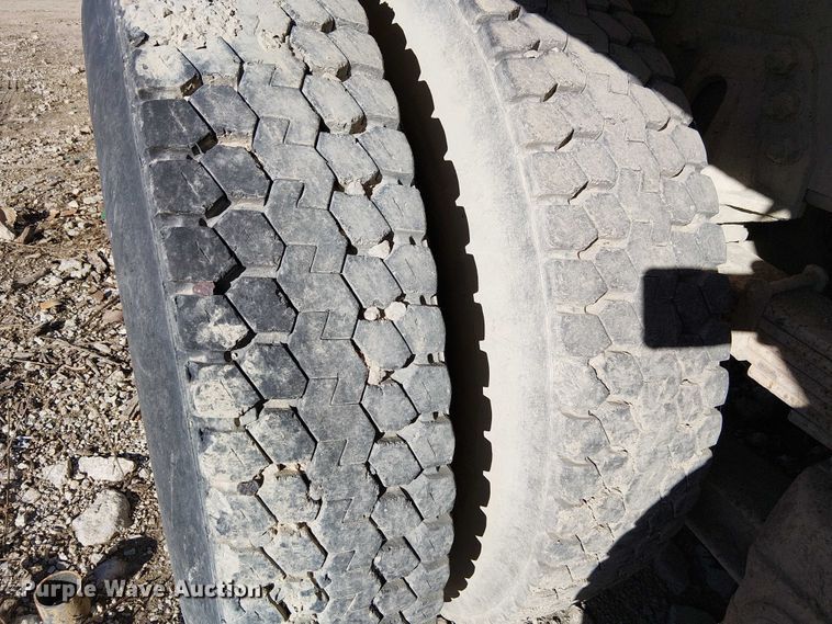 image for item FB4508 1998 Ford LT8500 concrete agitator truck 