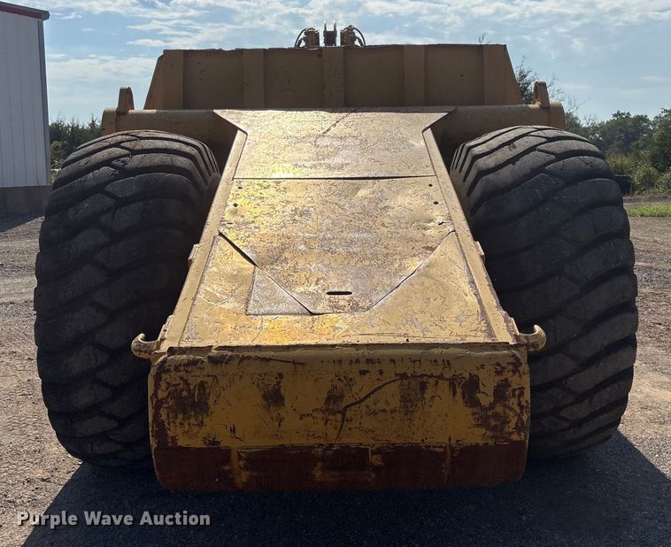 image for item FI0007 1976 Caterpillar 621B conventional scraper 