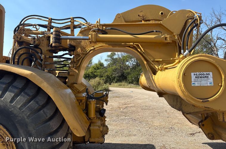 image for item FI0007 1976 Caterpillar 621B conventional scraper 