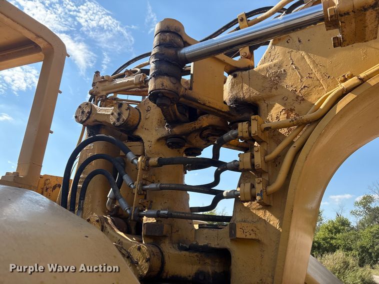 image for item FI0007 1976 Caterpillar 621B conventional scraper 