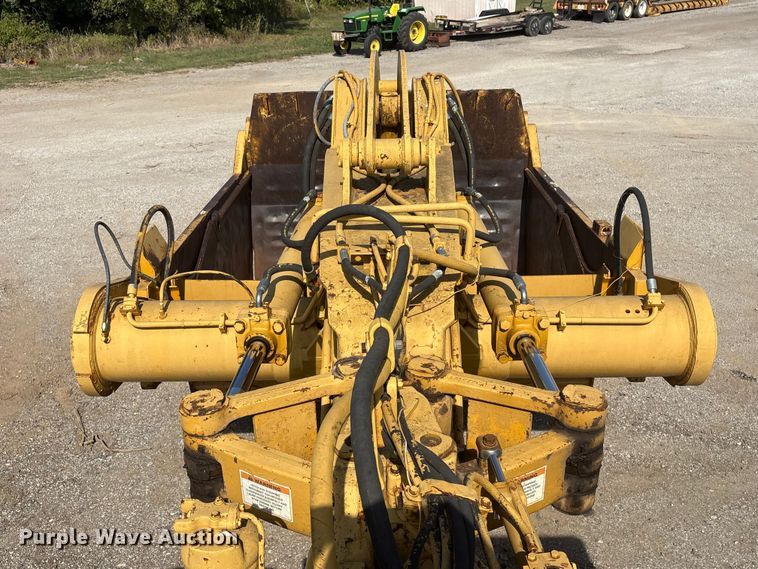 image for item FI0007 1976 Caterpillar 621B conventional scraper 