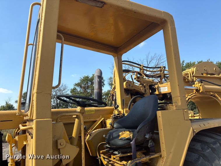 image for item FI0007 1976 Caterpillar 621B conventional scraper 