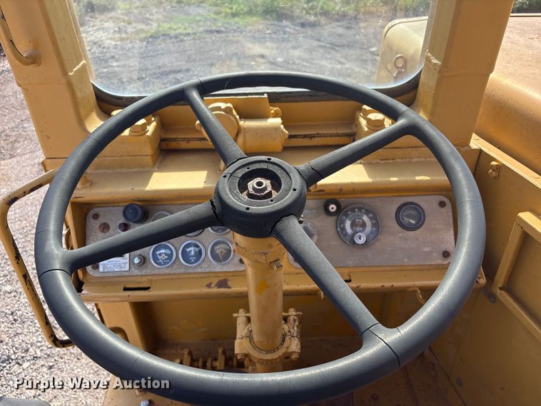 image for item FI0007 1976 Caterpillar 621B conventional scraper 