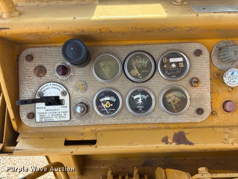 image for item FI0007 1976 Caterpillar 621B conventional scraper 