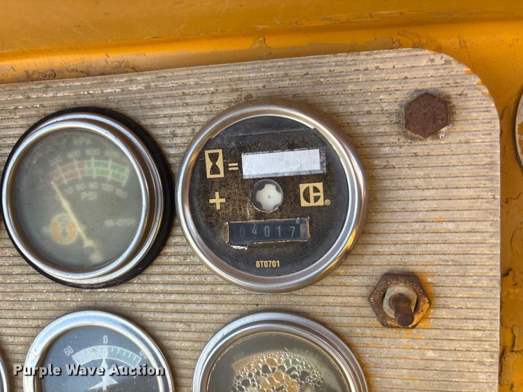 image for item FI0007 1976 Caterpillar 621B conventional scraper 