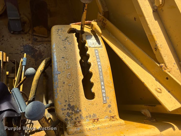 image for item FI0007 1976 Caterpillar 621B conventional scraper 