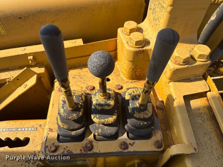 image for item FI0007 1976 Caterpillar 621B conventional scraper 