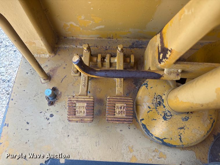 image for item FI0007 1976 Caterpillar 621B conventional scraper 