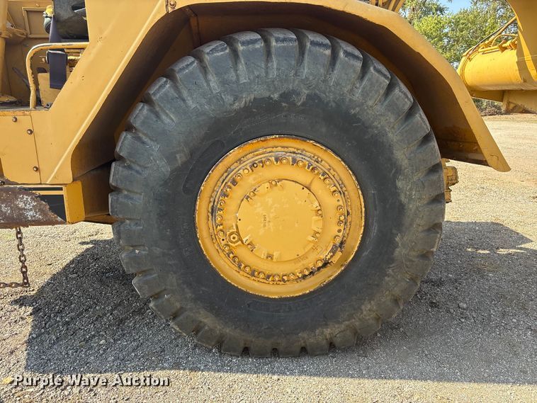 image for item FI0007 1976 Caterpillar 621B conventional scraper 